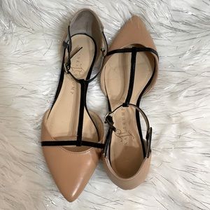 COPY - Neutral Ivanka Trump office flats !!